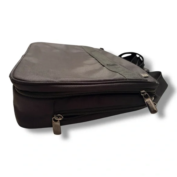 🚨3 for $15 Kenneth Cole Reaction Black Grey 17” Laptop Shoulder Bag  17”x13” - Picture 5 of 8